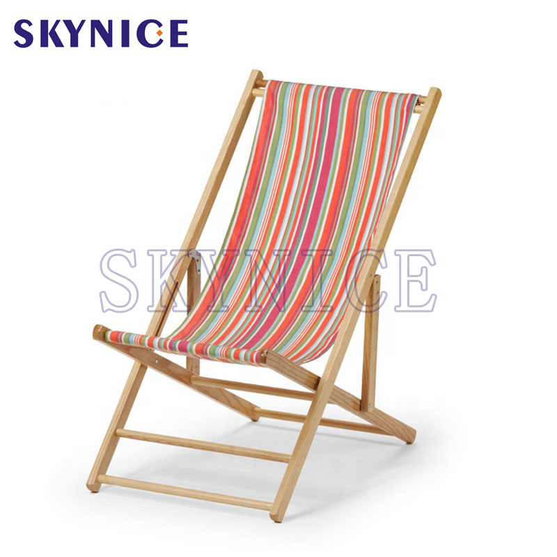 Sunshine Seaside Wooden Lounge